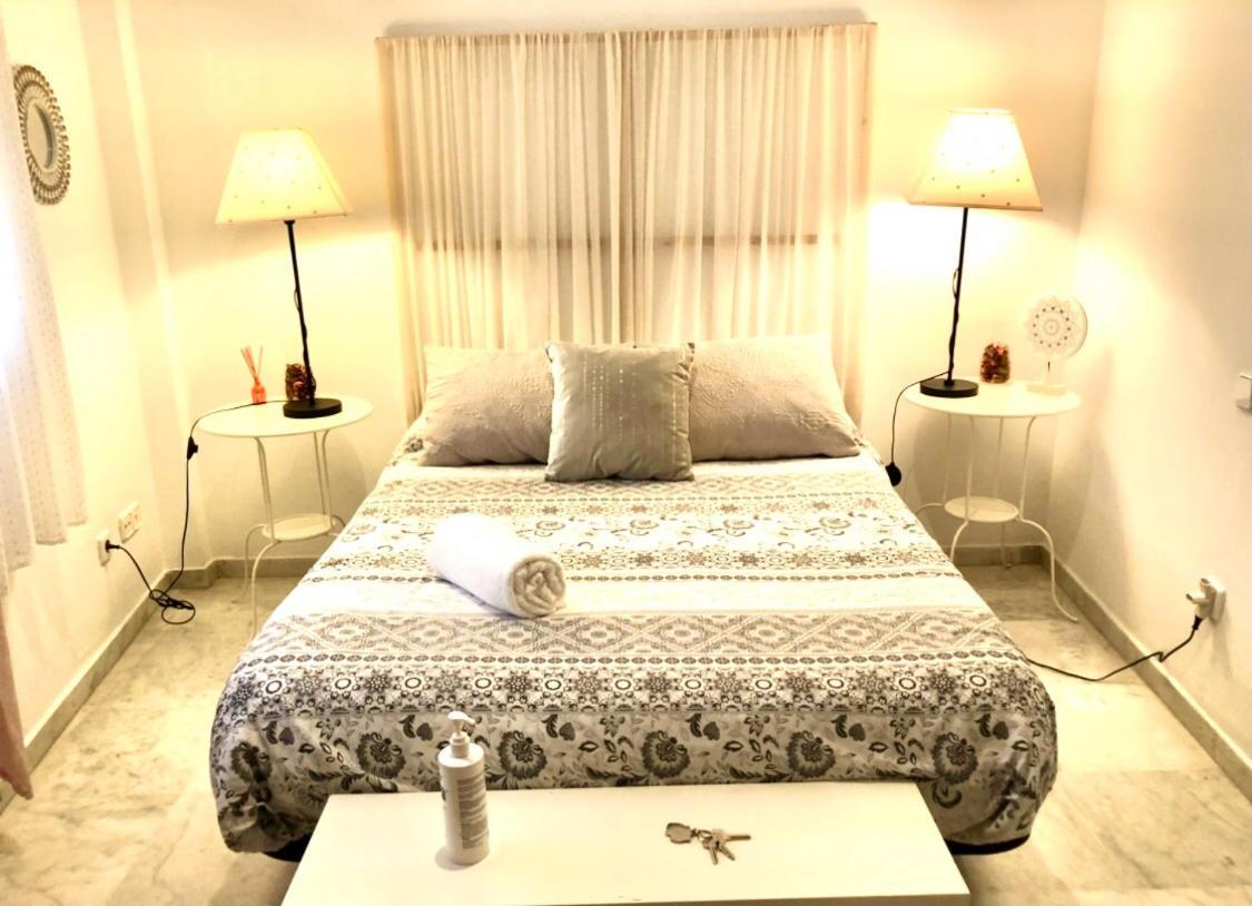 Budget & Lovely Rooms Las Setas Séville Extérieur photo