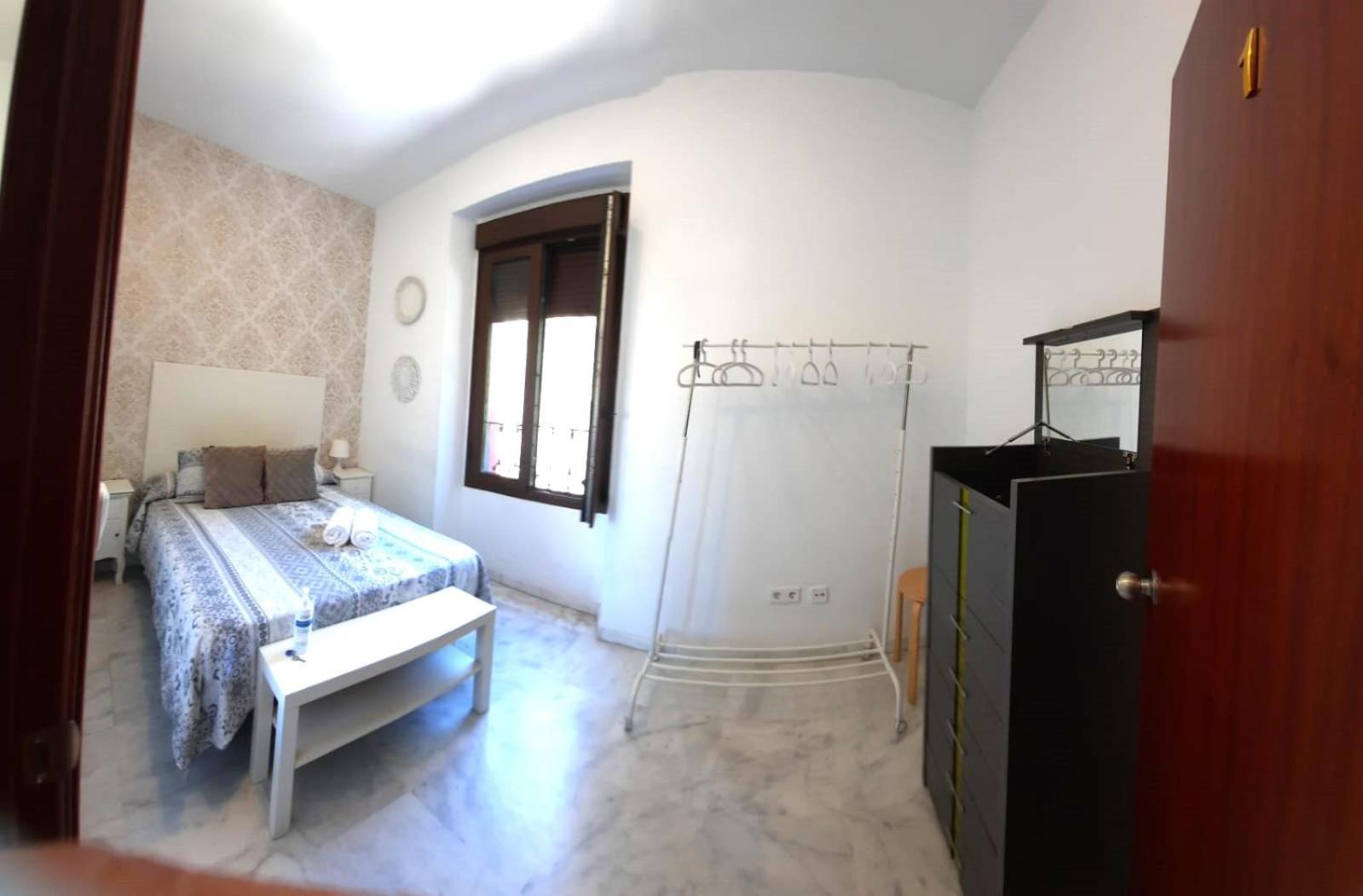 Budget & Lovely Rooms Las Setas Séville Extérieur photo