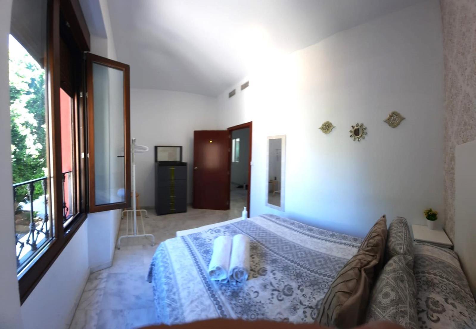 Budget & Lovely Rooms Las Setas Séville Extérieur photo